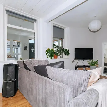 Nyaraló Inviting & Central 3bd House - Portobello Dublin