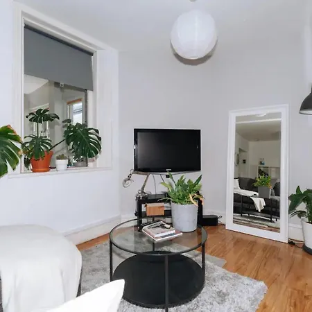 Holiday home Inviting & Central 3bd House - Portobello *